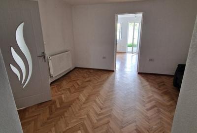 Fabric/Complex - casa 3 camere - 400 mp teren- renovat - 8