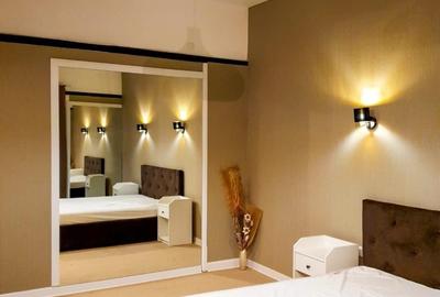 Apartament cu 5 camere semidecomandat, mobilat în P-ța Universității - 1