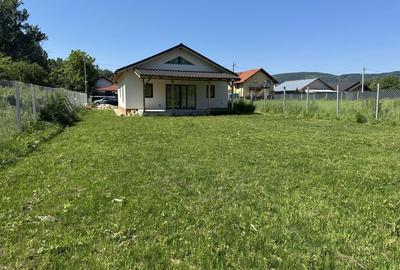 Casă cu 3 camere în Bujoreni - 8