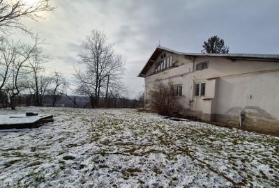 Casă individuală cu 5 camere cu Teren 5950 Mp în Central - 9