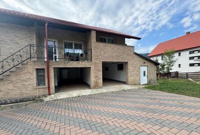 Casă cu 7 camere cu Teren 2500 Mp în Sucevița - 14