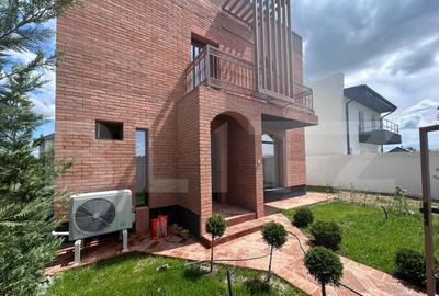 Casă cu 4 camere cu Teren 500 Mp în Central - 1