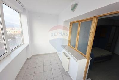 Apartament cu 2 camere decomandat în 1 Mai - 8