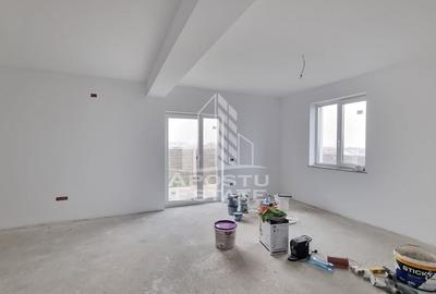 Casă individuală cu 4 camere cu Canalizare în Giarmata