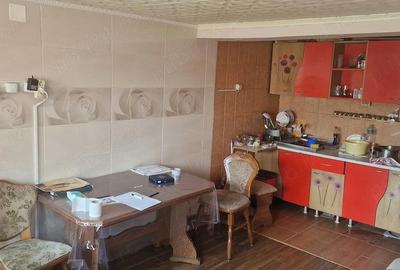 Casă cu 3 camere cu Teren 450 Mp în Bănești - 6