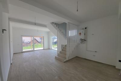 Casa cu 4 camere Finalizata Mutare Imediata Hlincea Aproape - 1