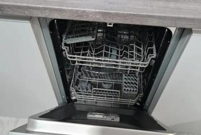 Apartament cu 2 camere decomandat, mobilat în Tractorul - 2