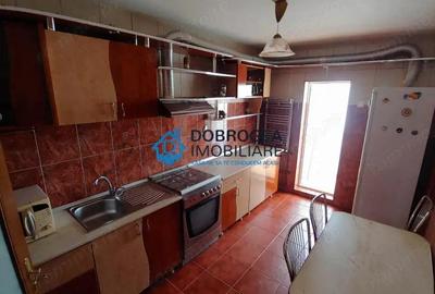 E3- 3 camere, decomandat, etaj 2, boxa intabulata