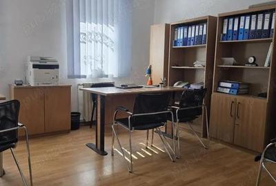 Spațiu comercial, de 55 mp, în Central