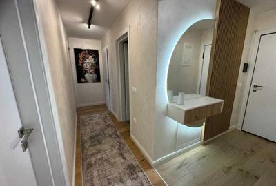 Apartament cu 3 camere decomandat în Tractorul - 4