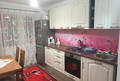 Apartament cu 3 camere decomandat în Tudor - 4
