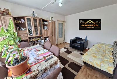 Apartament cu 2 camere nedecomandat în Republicii