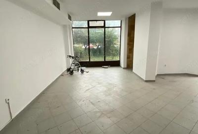 Spațiu comercial, de 132 mp, în Alfa - 7
