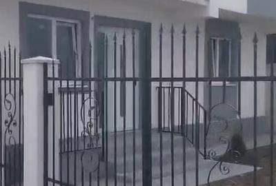 Casă cu 4 camere în Central - 1