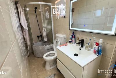 Casă cu 4 camere cu Teren 2700 Mp în Central - 8