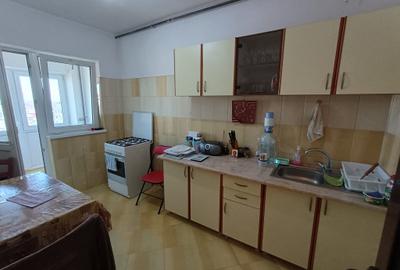 Apartament trei camere - Zona Școala Nr. 9 -84 mp - 4