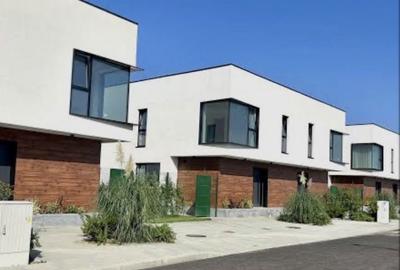 Casă cu 4 camere în Tunari