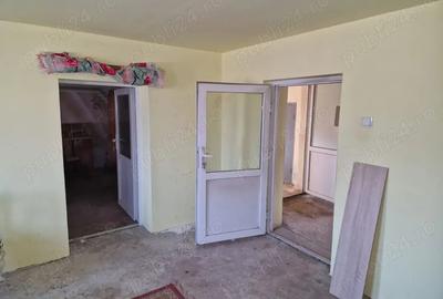 Casă cu 3 camere în Dezești - 5