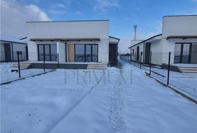Duplex cu 3 camere cu Canalizare în Moșnița Nouă - 2