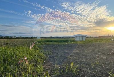 Teren de 668 mp, în Sânpetru
