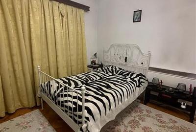 Casă individuală cu 3 camere cu Canalizare în Moșilor - 9