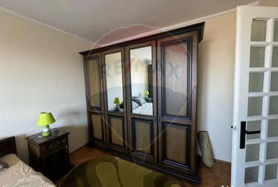 Apartament cu 3 camere decomandat în Sărari - 4
