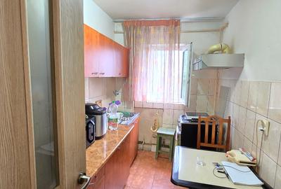 Apartament 3 camere, etaj 3, geam la baie, CT, PVC, Alexandru - Zimbru - 2