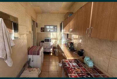 Okazie Vind casa curte zona regie ,4 camere , teren180mp Okazie Vind casa curte zona regie ,4 camere , teren180mp - 3