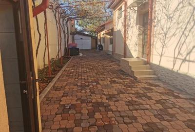 Casă cu 4 camere cu Teren 430 Mp în Central - 2