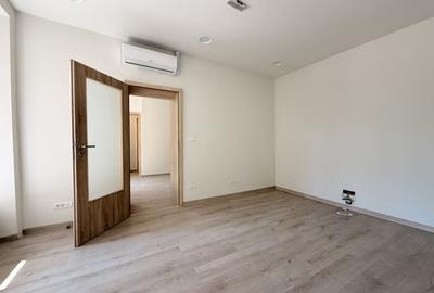 Spațiu comercial, de 37 mp, în P-ța Unirii