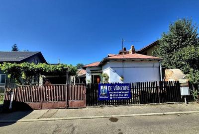 Casă individuală cu 2 camere cu Canalizare în Central - 2