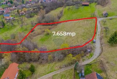 Teren de 7658 mp, în Bran