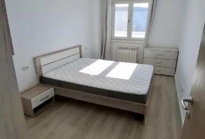 Apartament cu 2 camere semidecomandat în Târgu Cucu