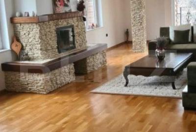 Casă cu 5 camere cu Garaj în Central - 4
