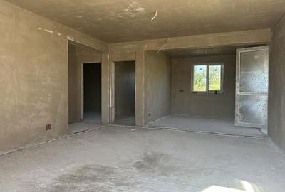 Casă cu 4 camere în Joița