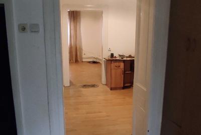 Casă cu 4 camere decomandat în Central - 8