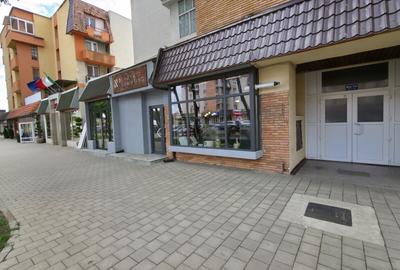 Apartament cu 4 camere decomandat în Tolstoi