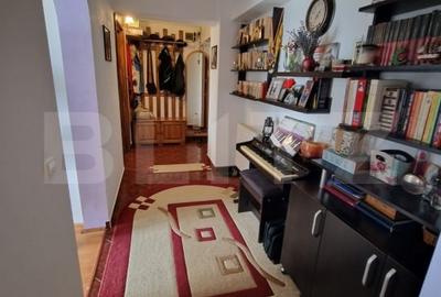 Apartament cu 3 camere, 64 mp, decomandat, zona Obcini