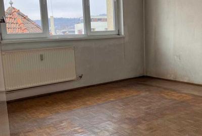 Apartament cu 3 camere semidecomandat în Dosu Bricii - 1