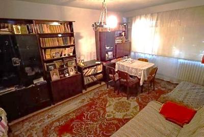 Apartament cu 4 camere decomandat în Viziru 3