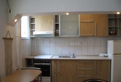 Balta Alba, Salajan, Piata Titan, la statuie - 2