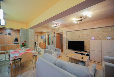 Apartament cu 4 camere de vânzare în zona Rogerius - 1