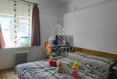 Casă individuală cu 4 camere în Central