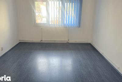 Spațiu comercial, de 74 mp, în Central - 9