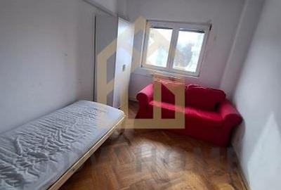 Apartament cu 3 camere decomandat, mobilat în Tei