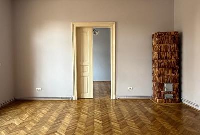 Apartament cu 5 camere decomandat în Sinaia - 11