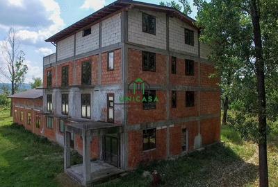 Pensiune de Vanzare cu Priveli?te Panoramica catre Raul Olt - 5