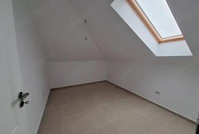 Apartament cu 3 camere decomandat în Chișoda - 8