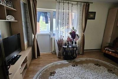 Etaj 1, fara risc 2 camere decomandat zona Mircea cel Batran - 3