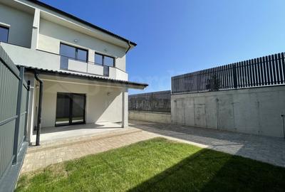 Duplex cu 4 camere cu Canalizare în Exterior Est - 2